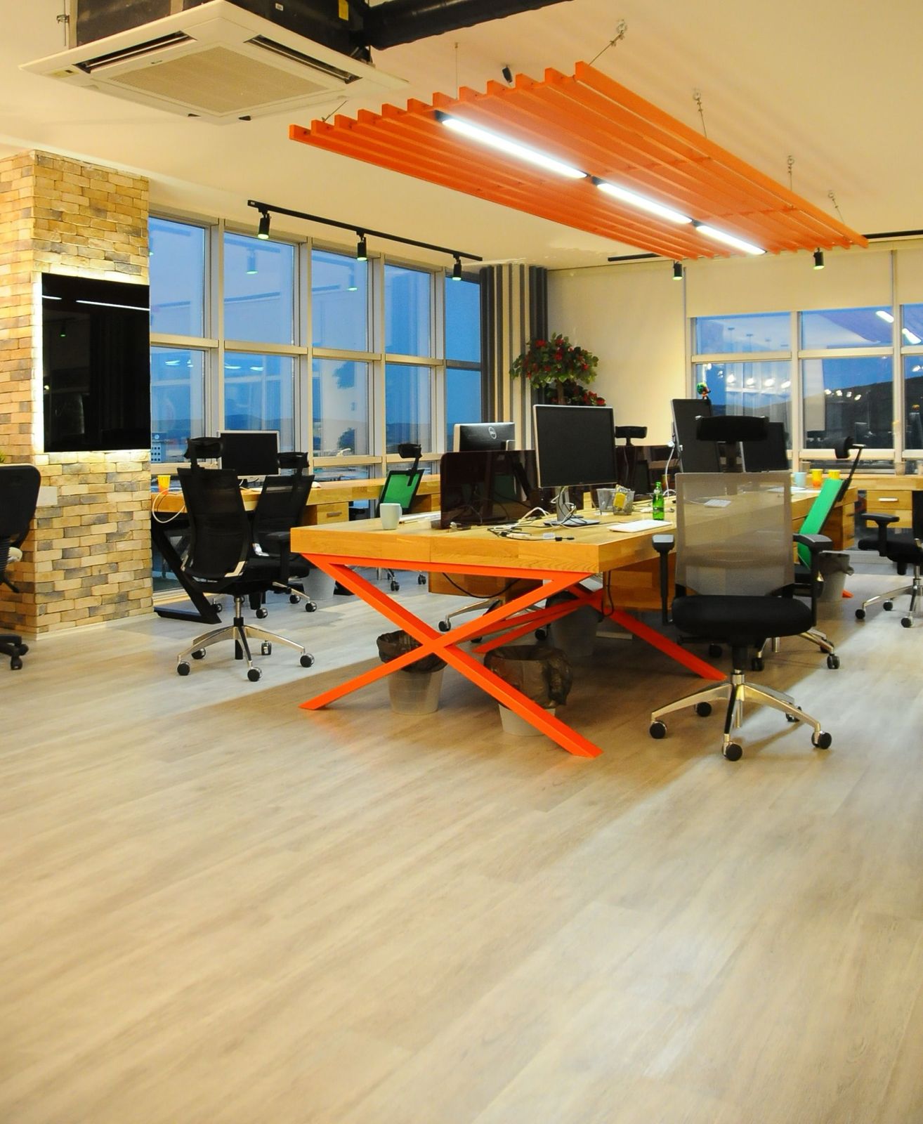 Workspace desks and monitors